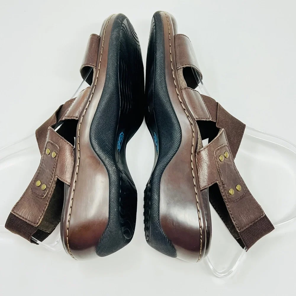 SoftWalk Women's brown leather comfort Strappy low wedge sandals size 7.5